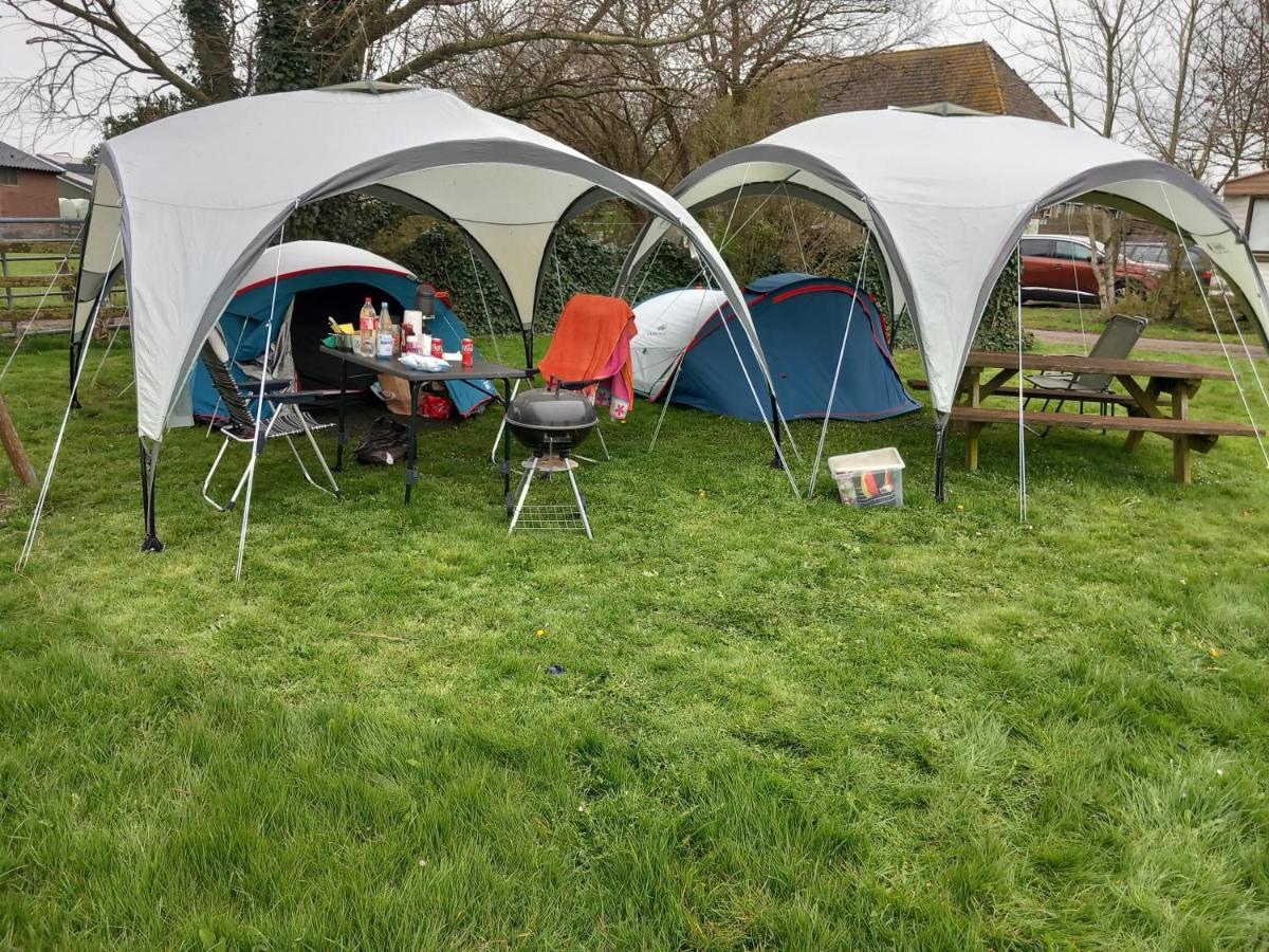 Basic 2P Tent Sotterum Hotel Kornwerd Exterior photo